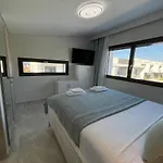 Callisto Luxury アパート ニキティ